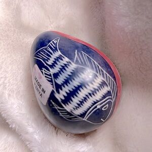 🐟🐠 AFRICAN HAND CARVED ETCHED FISH DECORATIVE STONE EGG FROM KENYA 🇰🇪